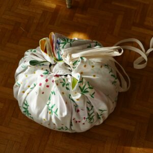 Lire la suite à propos de l’article Tapis de jeux pochon